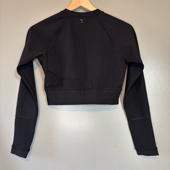 Lululemon sz 10 Paddle Times Aquelu Performance Mesh Crop Top Black - Picture 6 of 8